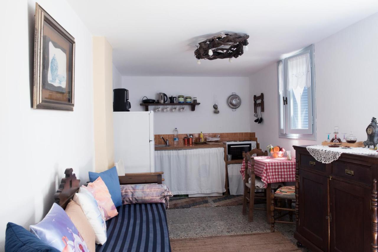 Calderimi Traditional Houses サントリーニ エクステリア 写真
